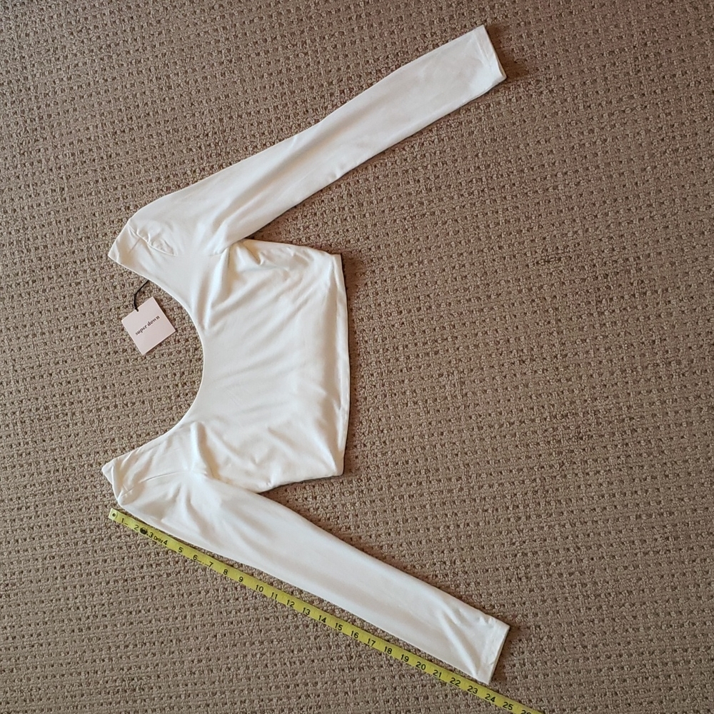 Superdown Cropped Long Sleeve Backless Top Small